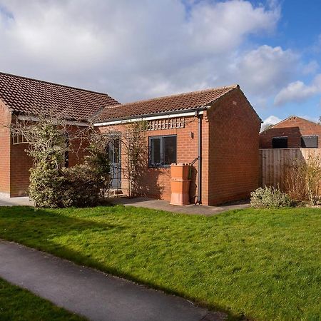 The Luxury Potting Shed With Free Parking! Apartment York Bagian luar foto