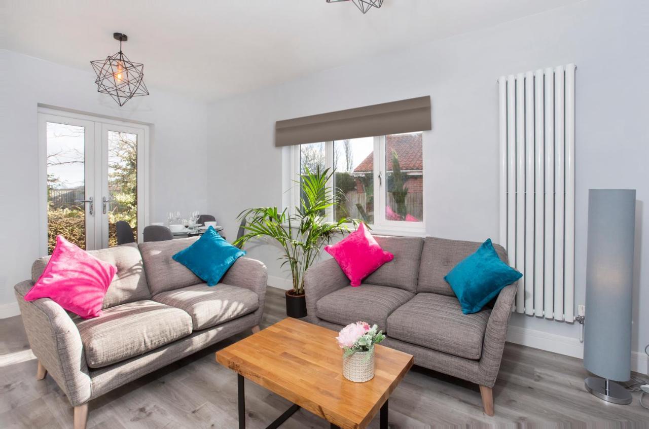 The Luxury Potting Shed With Free Parking! Apartment York Bagian luar foto