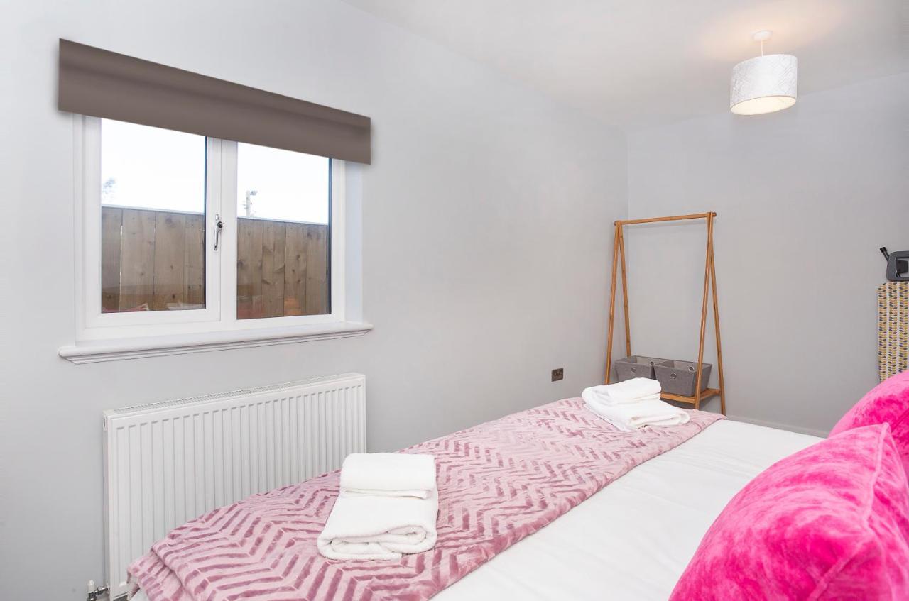 The Luxury Potting Shed With Free Parking! Apartment York Bagian luar foto