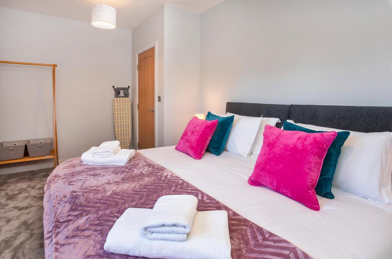 The Luxury Potting Shed With Free Parking! Apartment York Bagian luar foto
